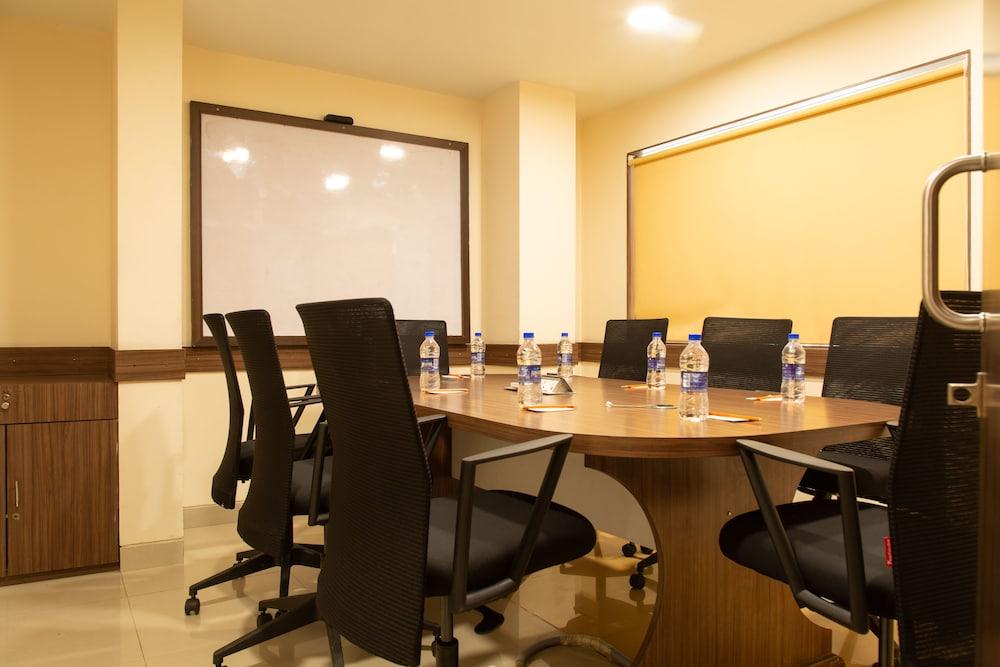 Agartala Otel Dış mekan fotoğraf